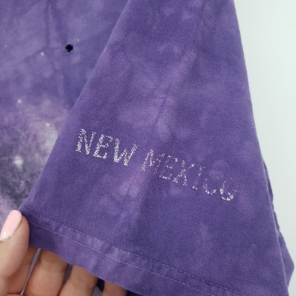 The Mountain Large Vintage Native American Wolf Tie Dye Purple T Shirt Thrashed - Picture 9 of 10